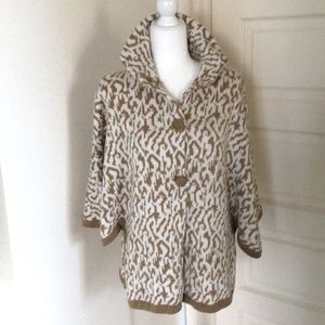 Women’s Alpaca Peruvian Button Wrap Poncho (M-L)